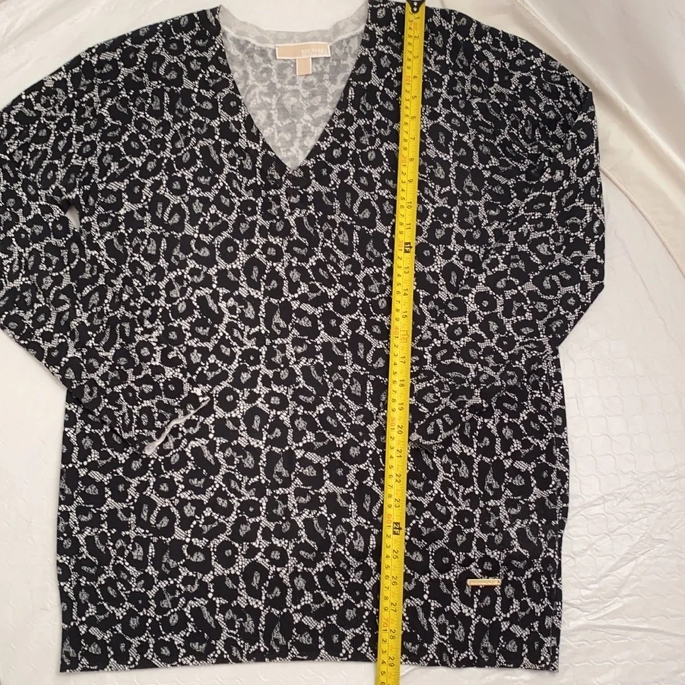 MICHAEL Michael Kors leopard print v-neck sweater